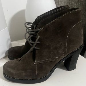 La Canadienne Size 6.5 Heeled Booties